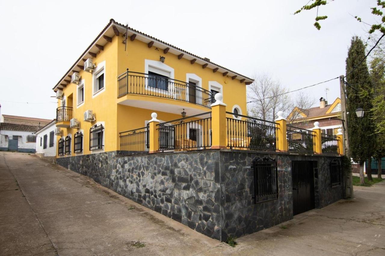 Posada El Arriero Hotel Torrejon el Rubio Exterior photo